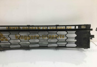 Решетка переднего бампера Skoda Octavia A8 OEM 5e3853677