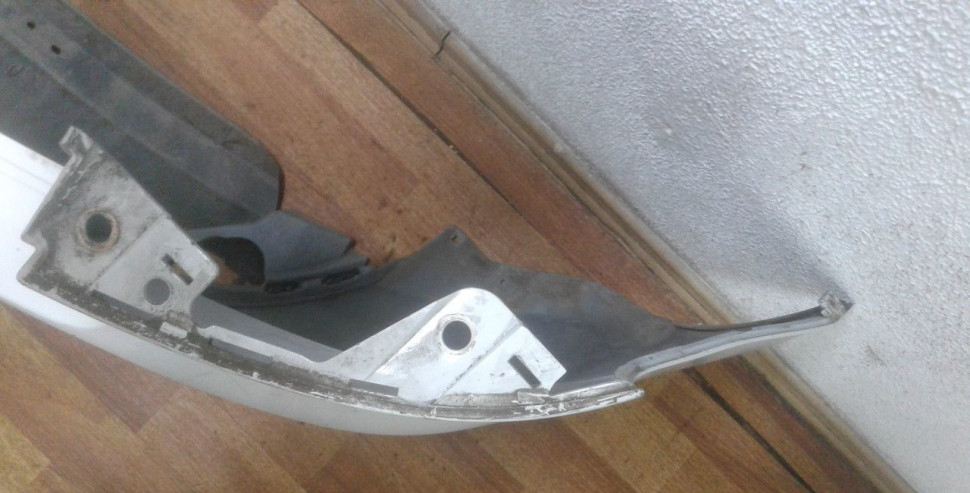 Бампер задний Volkswagen Golf Plus oem 5M0807421G (трещины)