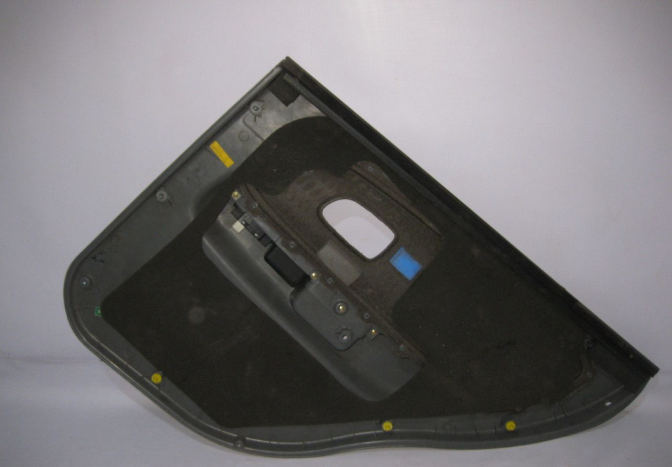 Обивка двери задняя левая Kia Rio 1 oem 82310FD010 Обивка двери задняя левая Kia Rio 1 oem 82310FD010