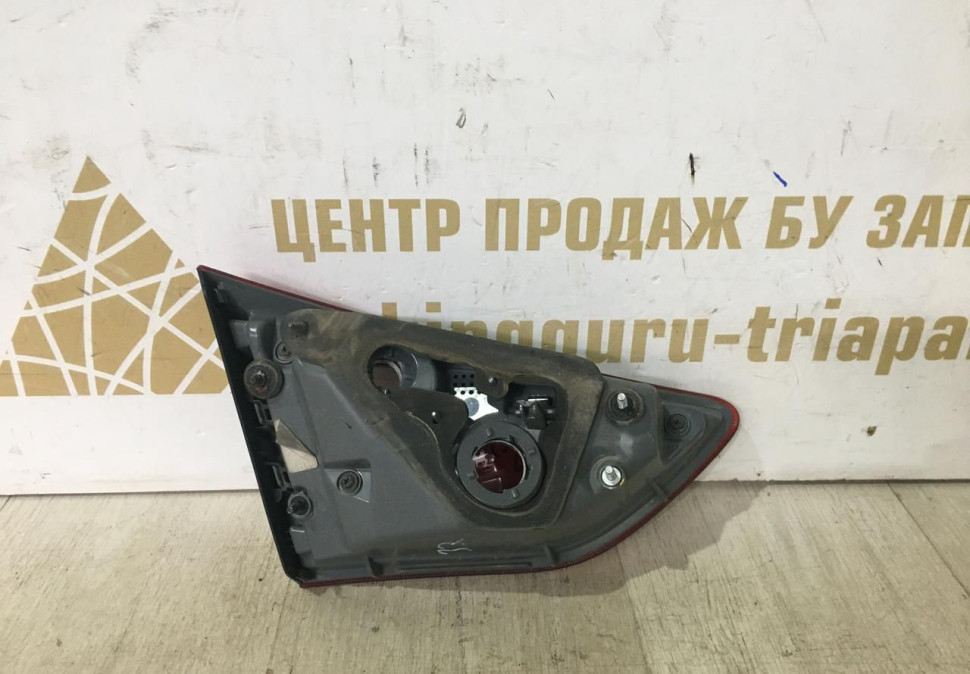 Фонарь задний внутренний правый Hyundai i30 2012-2017 oem 92404A5010