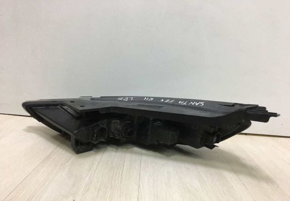 Габарит правый LED Hyndai Santa Fe 4 oem 92208s1000 (слом.1креп.) Габарит правый LED Hyndai Santa Fe 4 oem 92208s1000 (слом.1креп.)