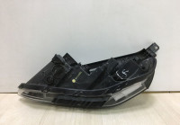 Габарит правый LED Hyndai Santa Fe 4 oem 92208s1000 (слом.1креп.)