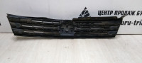 Решетка радиатора Volkswagen Touareg NF  oem 7p6853651l