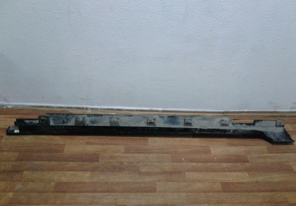 Накладка порога левая Volkswagen Passat B8 (15>) трещины oem 3g0853857
