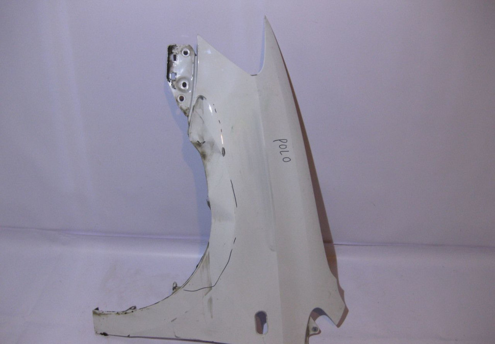 Крыло переднее левое Volkswagen Polo седан oem 6r0821105 (вмятина) (скл-3)