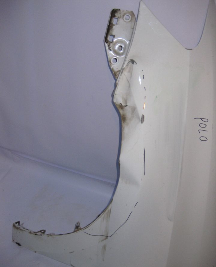 Крыло переднее левое Volkswagen Polo седан oem 6r0821105 (вмятина) (скл-3)