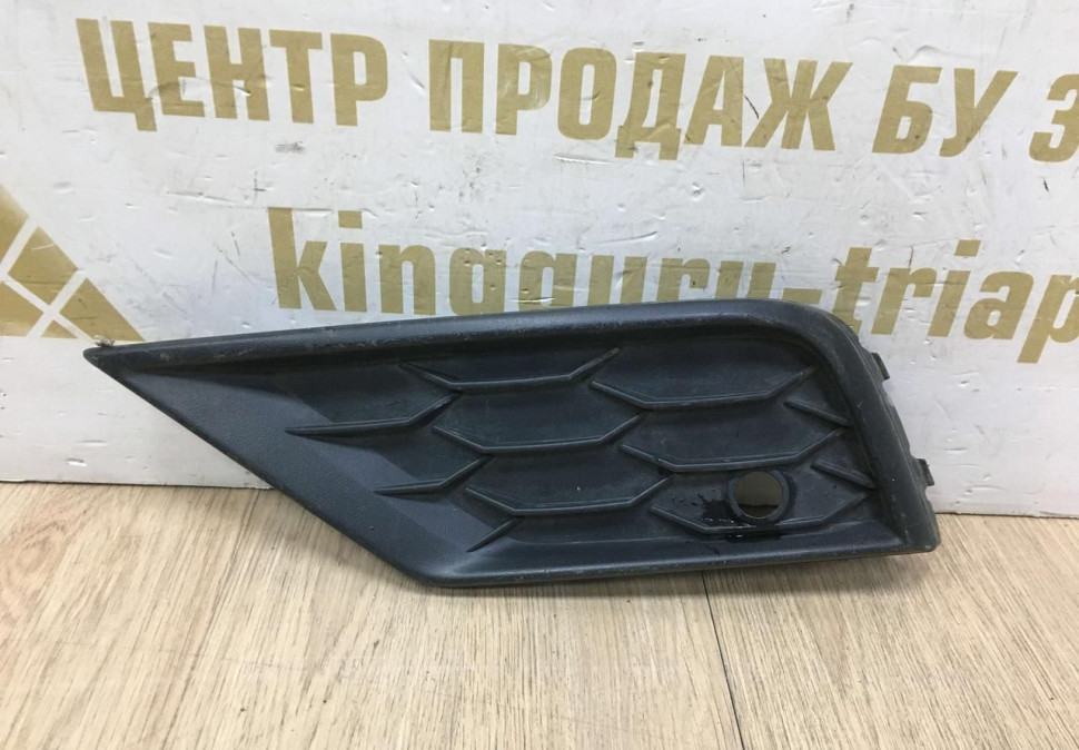 Решетка переднего бампера левая Volkswagen Tiguan 2 дорест 2016  oem 5NA853665A