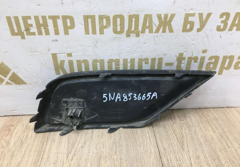 Решетка переднего бампера левая Volkswagen Tiguan 2 дорест 2016  oem 5NA853665A