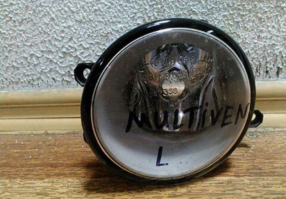 ПТФ передний левый Volkswagen Transporter Multivan сломано крепление