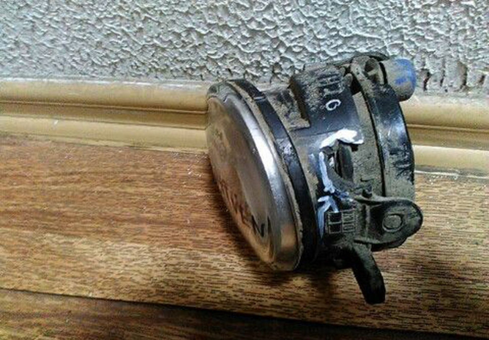 ПТФ передний левый Volkswagen Transporter Multivan сломано крепление ПТФ передний левый Volkswagen Transporter Multivan сломано крепление