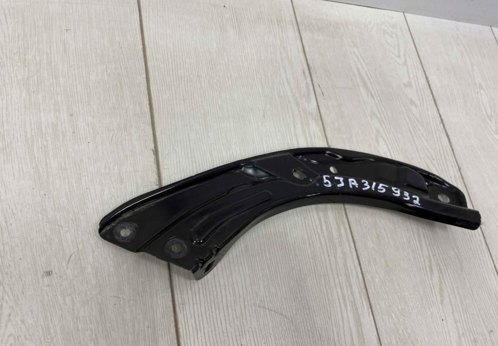 Кронштейн передней панели правый Skoda Rapid OEM 5JA805932A