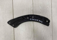 Кронштейн передней панели правый Skoda Rapid OEM 5JA805932A