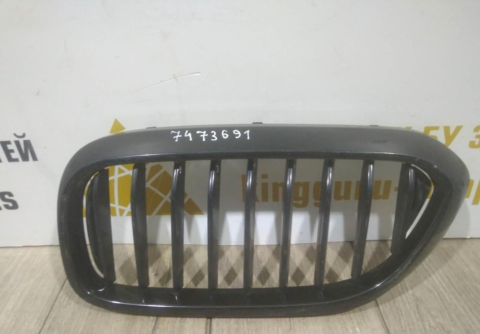 Решетка радиатора левая бу BMW 5 G30 OEM 51137473691