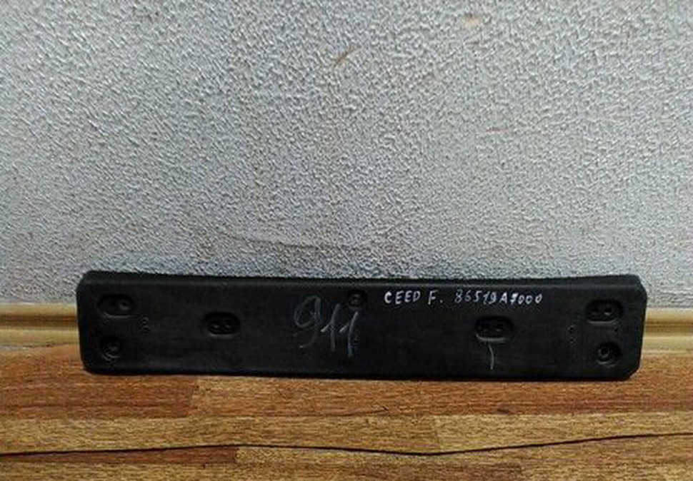 Подиум гос номера Kia Cerato 3 2013 OEM 86519A7000