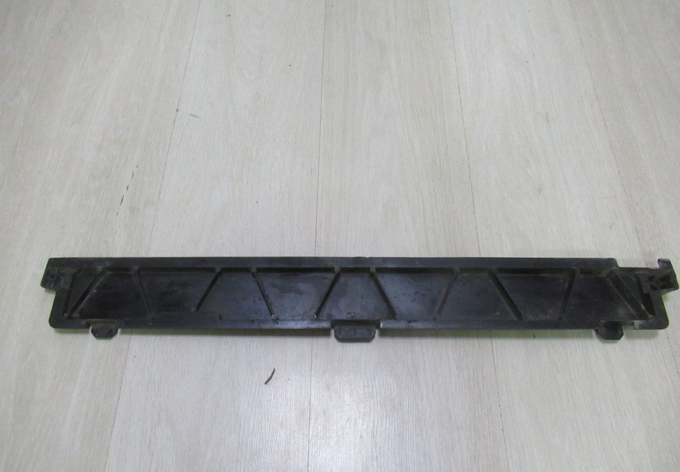 Кронштейн передней панели Volkswagen Polo oem 6ru806249