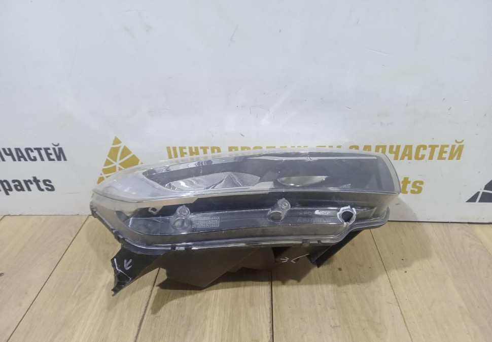 Фара правая бу Renault Logan 2 рестайлинг OEM 260101079R
