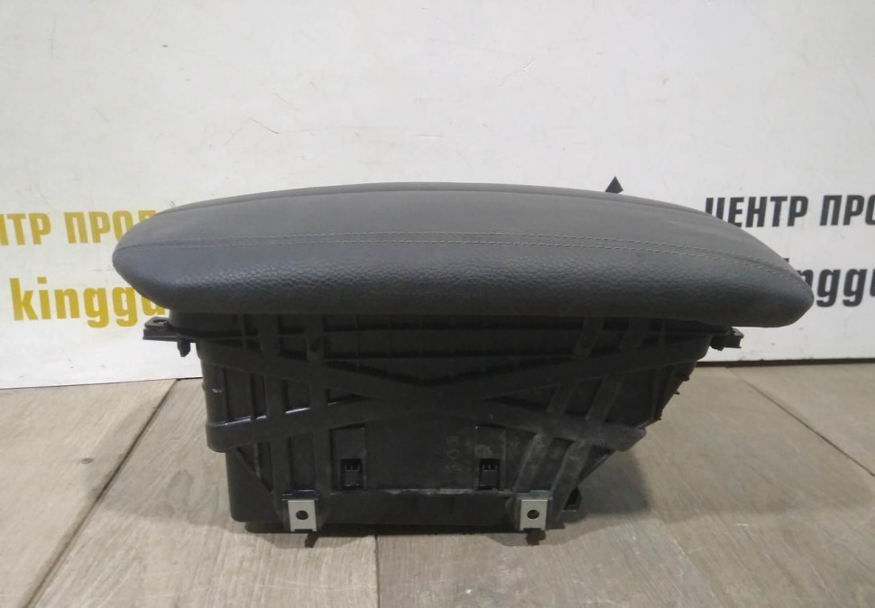 Подлокотник бу BMW X5 F15 OEM 51169251992