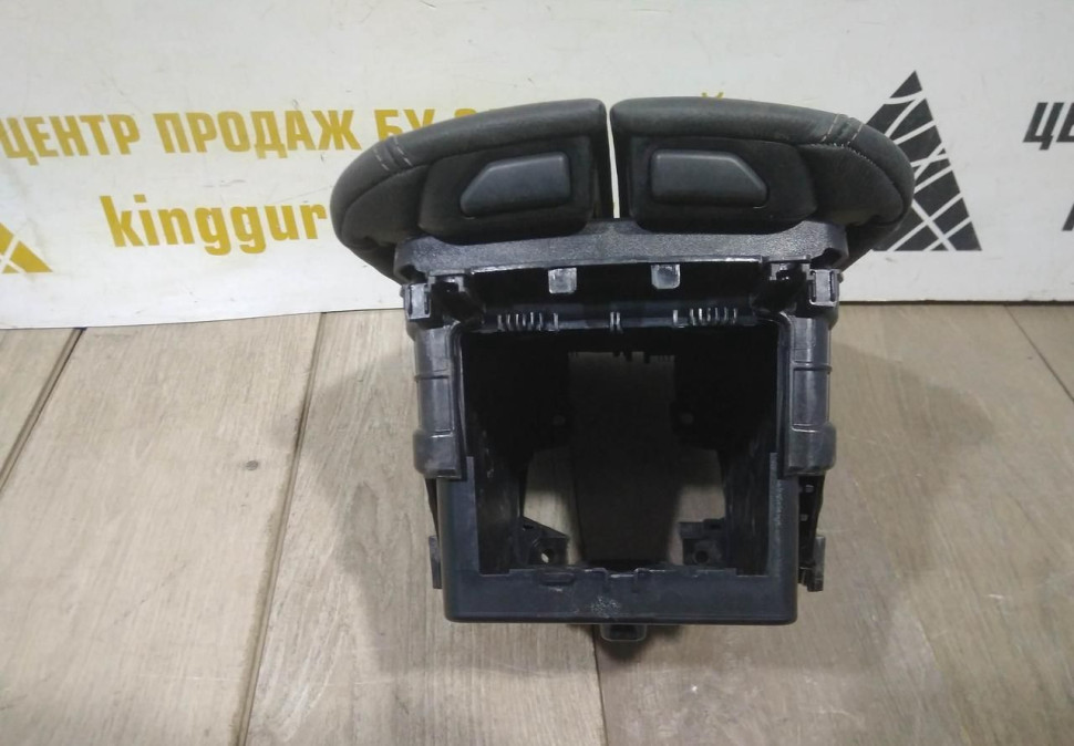 Подлокотник бу BMW X5 F15 OEM 51169251992
