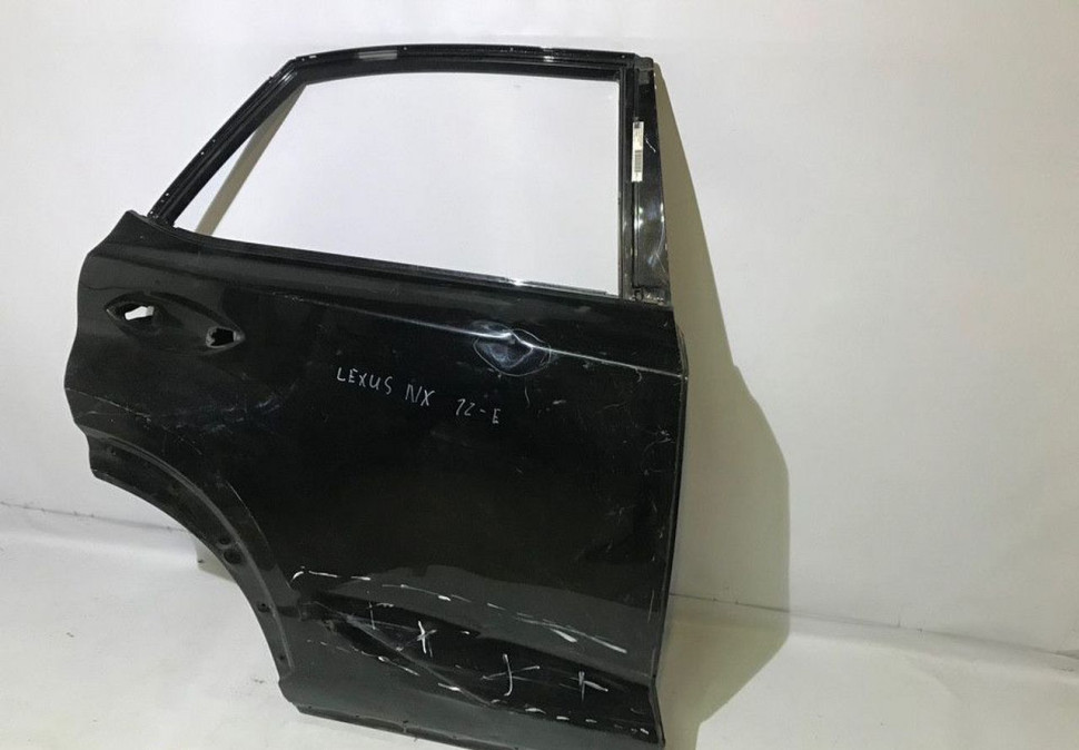 Дверь задняя правая Lexus NX 300 oem 6700378020 (скл-3)