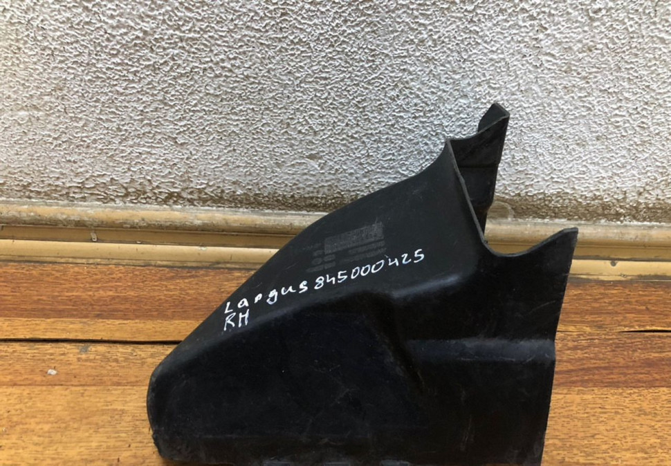 Дефлектор радиатора правый Lada Largus Oem 845000425 (скл-3)