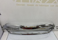 Молдинг решетки радиатора Skoda Octavia A8 OEM 5E3853761