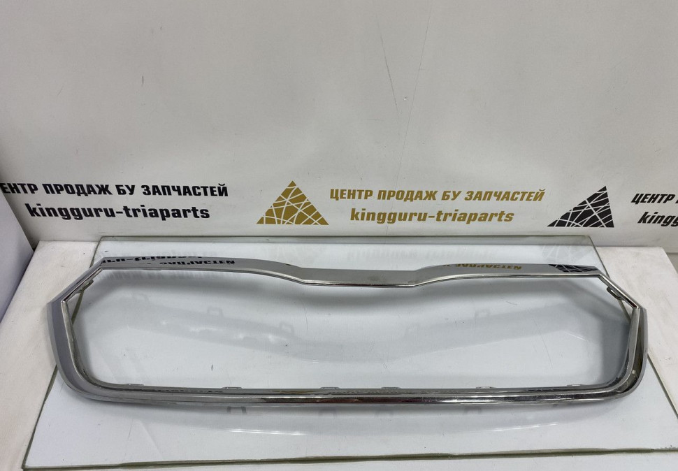Молдинг решетки радиатора Skoda Octavia A8 OEM 5E3853761 Молдинг решетки радиатора Skoda Octavia A8 OEM 5E3853761