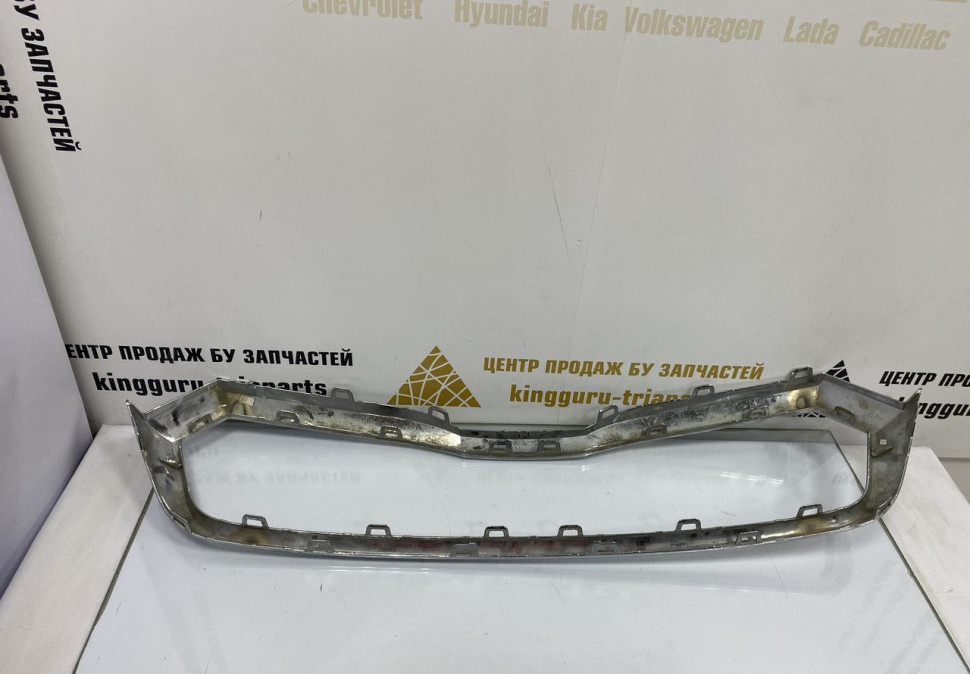 Молдинг решетки радиатора Skoda Octavia A8 OEM 5E3853761 Молдинг решетки радиатора Skoda Octavia A8 OEM 5E3853761