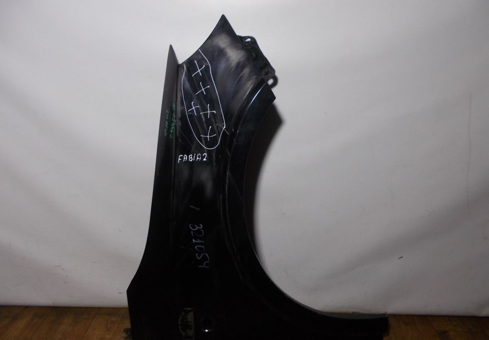 Крыло переднее правое бу Skoda Fabia 2 OEM 5JH821022