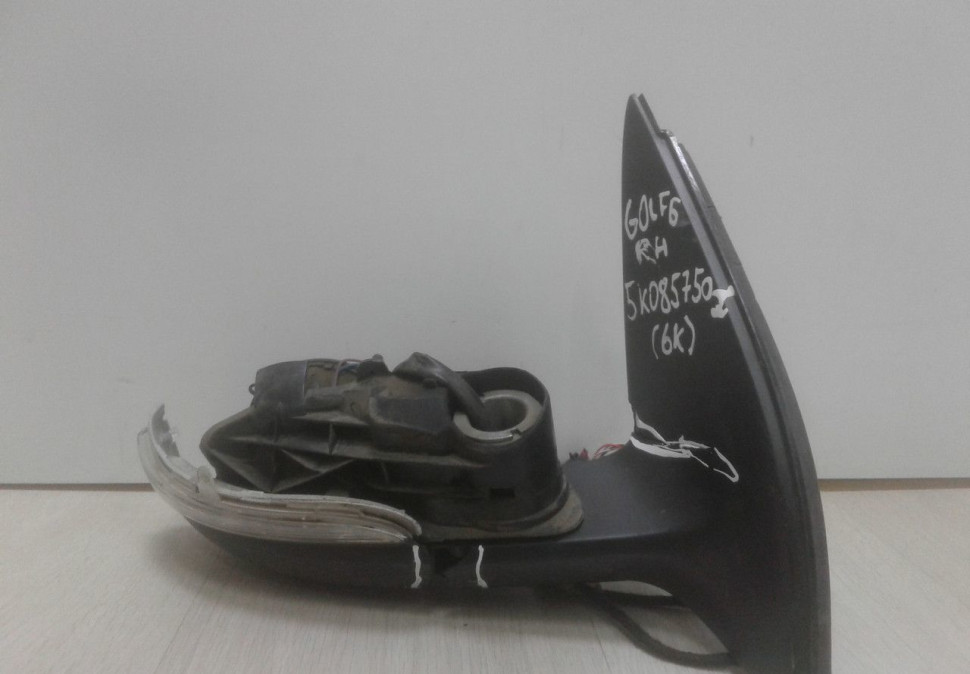 Зеркало правое Volkswagen Golf 6 oem 5k0857501c (6 конт.) Зеркало правое Volkswagen Golf 6 oem 5k0857501c (6 конт.)