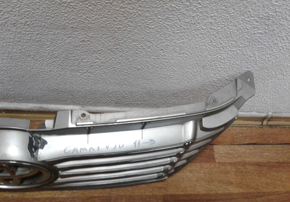 Решетка радиатора Toyota Camry V50 (11>) (трещ. слом. крепление) oem 5310133370 (скл-3) Решетка радиатора Toyota Camry V50 (11>) (трещ. слом. крепление) oem 5310133370 (скл-3)