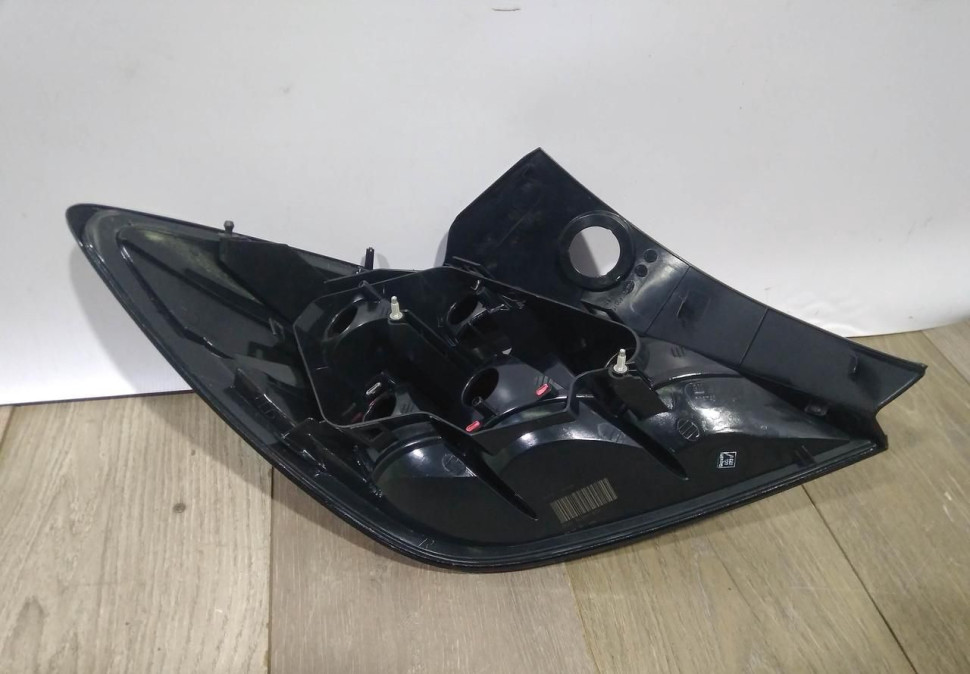 Фонарь правый новый Opel Astra H3 OEM 1222175 Фонарь правый новый Opel Astra H3 OEM 1222175