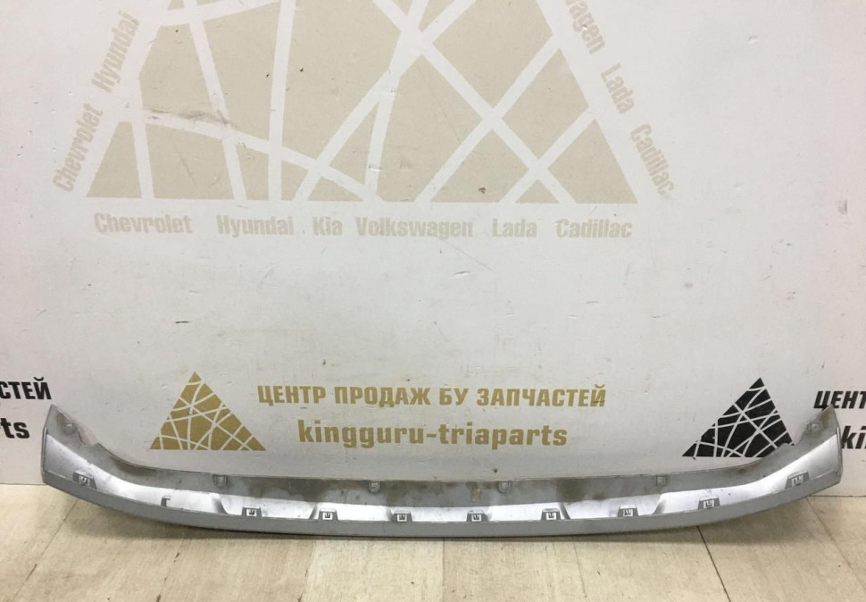 Накладка переднего бампера нижняя Renault Kaptur OEM 620720385R