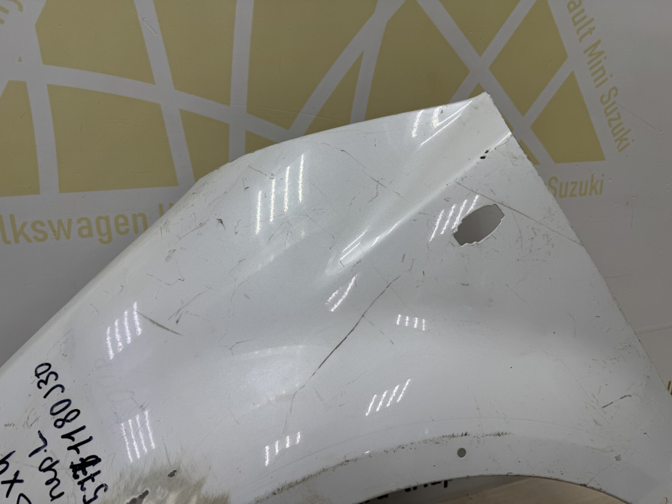 Крыло переднее левое б/у Suzuki SX4 OEM 5771180J30