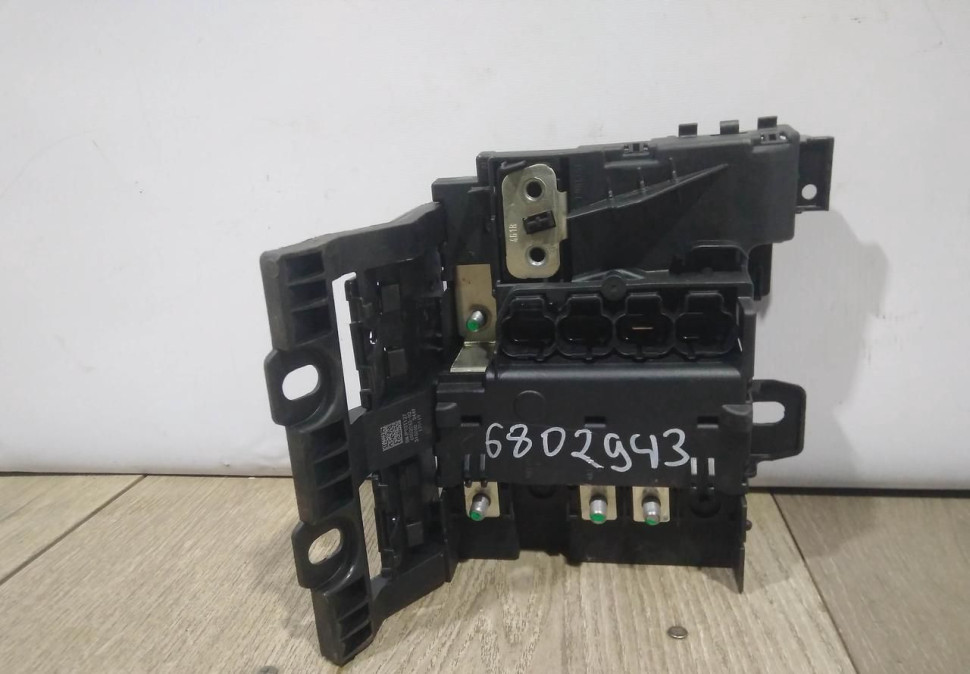 Блок предохранителей бу BMW 7 G11 OEM 6802943