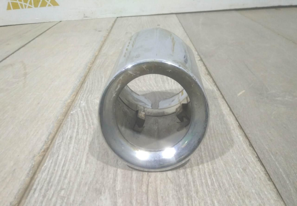 Насадка глушителя бу BMW X3 G01 OEM 18308658210 Насадка глушителя бу BMW X3 G01 OEM 18308658210