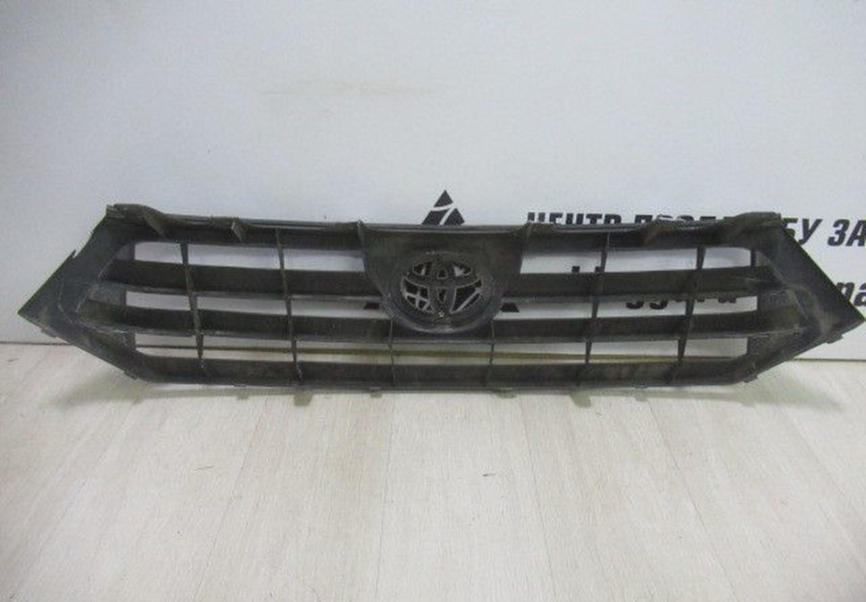 Решетка радиатора Toyota Highlander 2 oem 5311148110 (Скл-3) Решетка радиатора Toyota Highlander 2 oem 5311148110 (Скл-3)