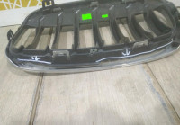 Решетка радиатора правая бу BMW X1 F48 OEM 51117354824