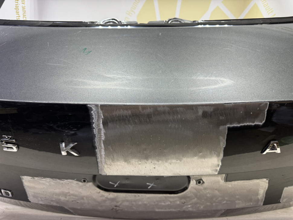 Крышка багажника Skoda Rapid 2 OEM 60U827025 Крышка багажника Skoda Rapid 2 OEM 60U827025