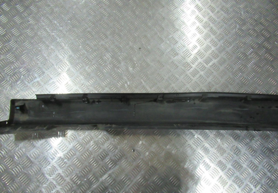 Накладка порога правая Hyundai ix35 oem 877542s000