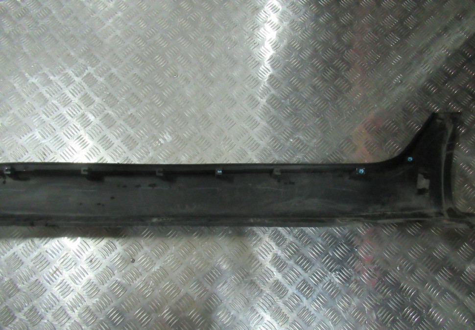 Накладка порога правая Hyundai ix35 oem 877542s000