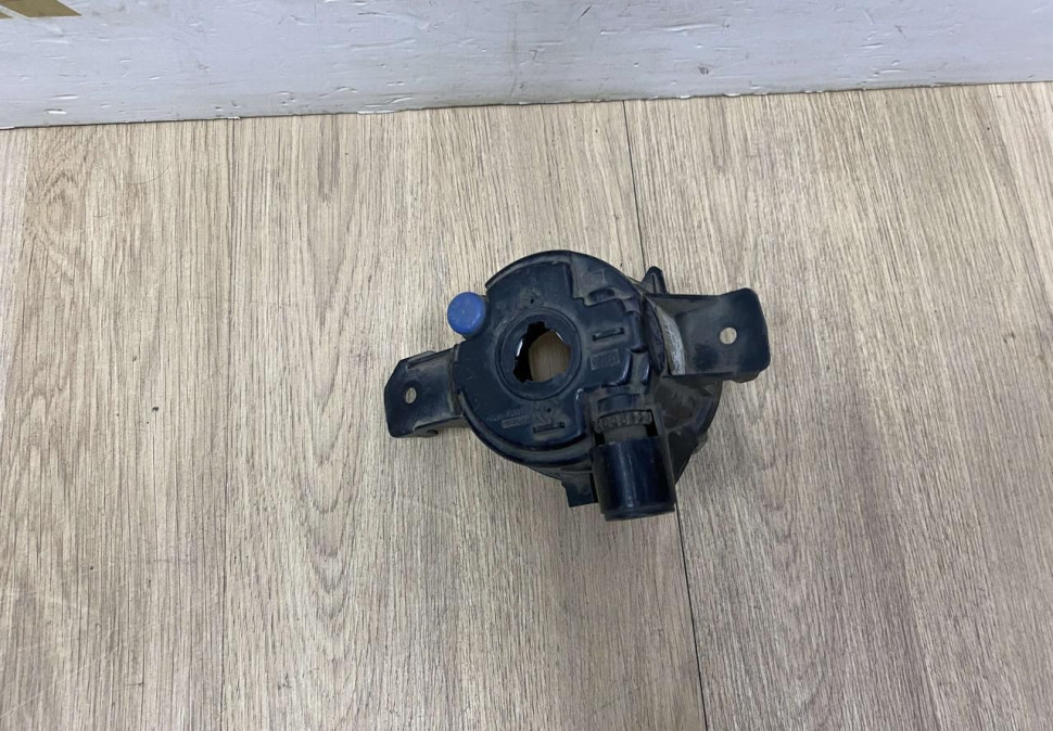 Фара противотуманная правая BMW X5 E70 OEM 63177184318 Фара противотуманная правая BMW X5 E70 OEM 63177184318