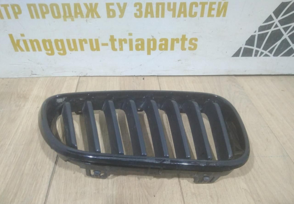 Решетка радиатора правая бу BMW 2 F22 OEM 51137295522