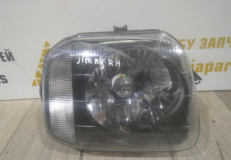 Фара галоген правая бу Suzuki Jimny OEM 3512081A00
