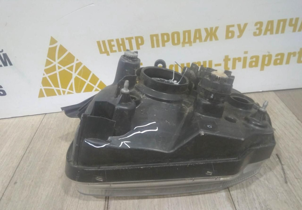Фара галоген правая бу Suzuki Jimny OEM 3512081A00