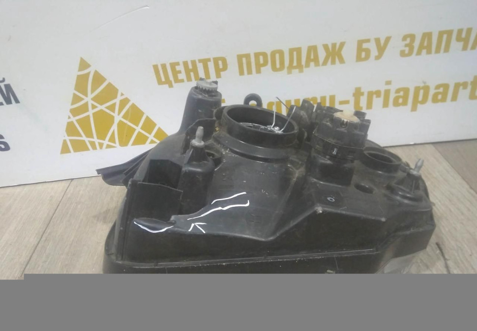 Фара галоген правая бу Suzuki Jimny OEM 3512081A00 Фара галоген правая бу Suzuki Jimny OEM 3512081A00