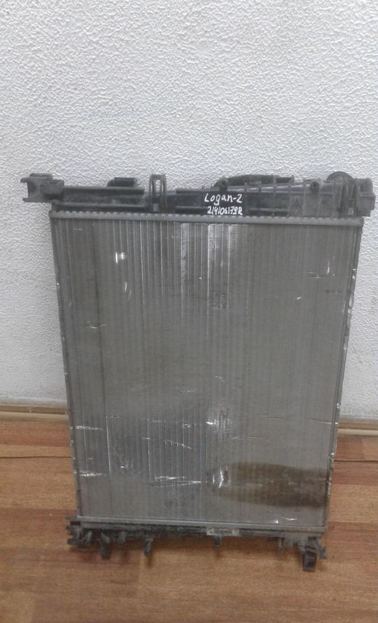 Радиатор охлаждения бу Renault Logan 2 OEM 214106179R