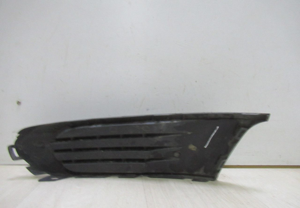 Заглушка ПТФ правая Volkswagen Polo до рест Oem 6RU853666C Заглушка ПТФ правая Volkswagen Polo до рест Oem 6RU853666C