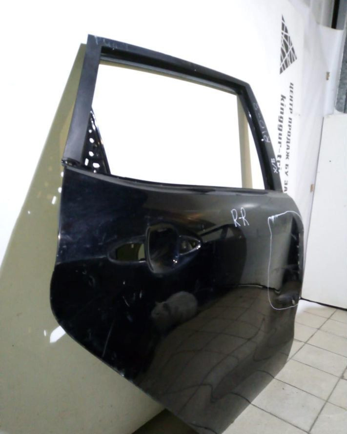 Дверь задняя правая Kia Rio 3 х/б (11-17) oem 770044Y200 (скл-3)