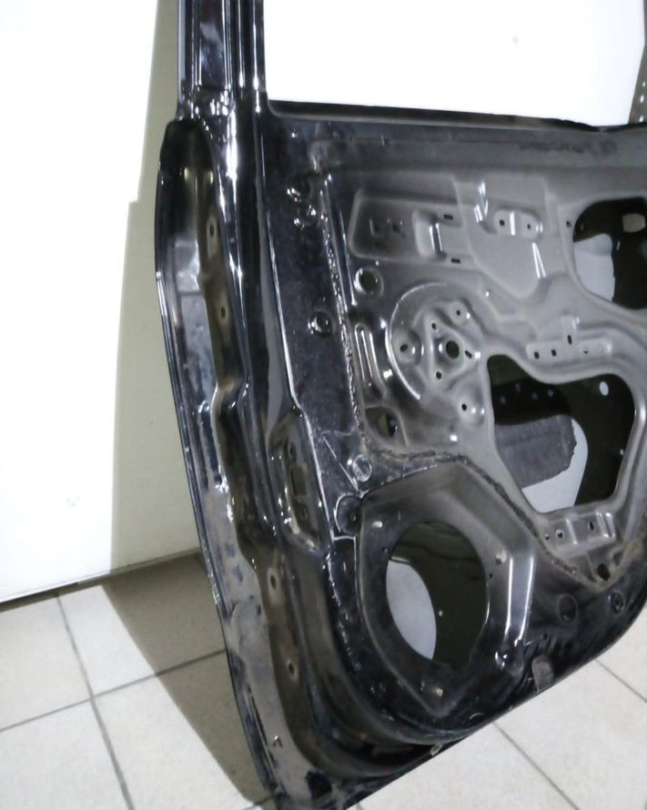 Дверь задняя правая Kia Rio 3 х/б (11-17) oem 770044Y200 (скл-3)