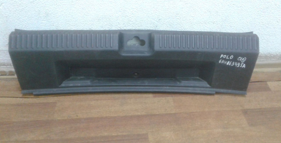 Обивка крышки багажника Volkswagen Polo oem 6ru863459a